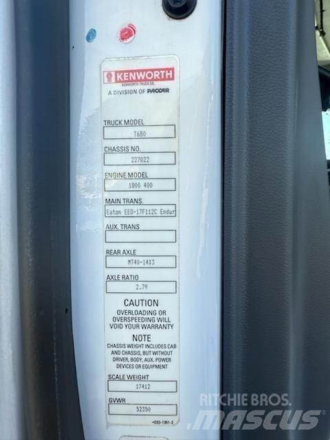 Kenworth T680 Тягачі