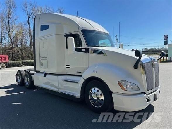 Kenworth T680 Тягачі