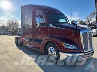 Kenworth T680 Тягачі