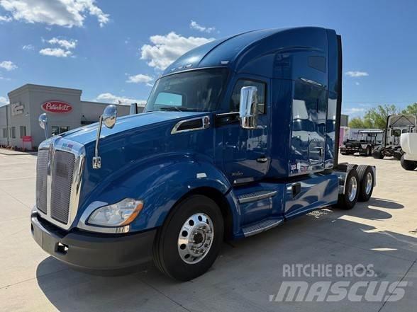 Kenworth T680 Тягачі