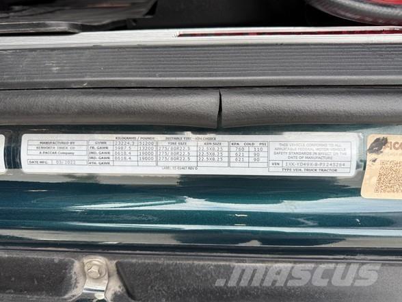 Kenworth T680 Тягачі