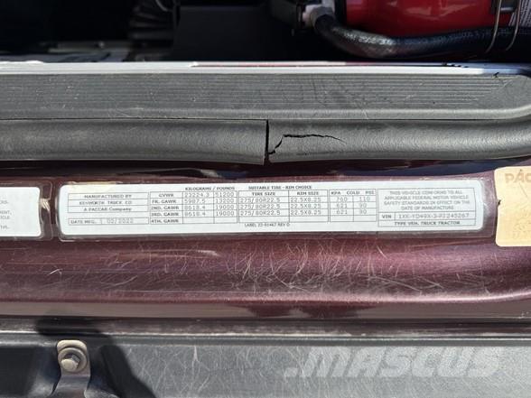 Kenworth T680 Тягачі