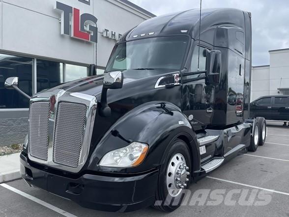 Kenworth T680 Тягачі