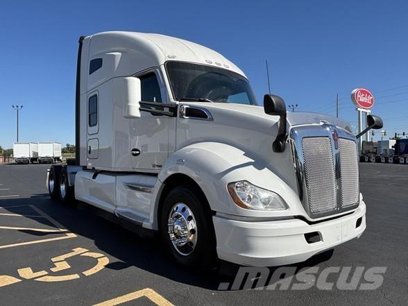 Kenworth T680 Тягачі