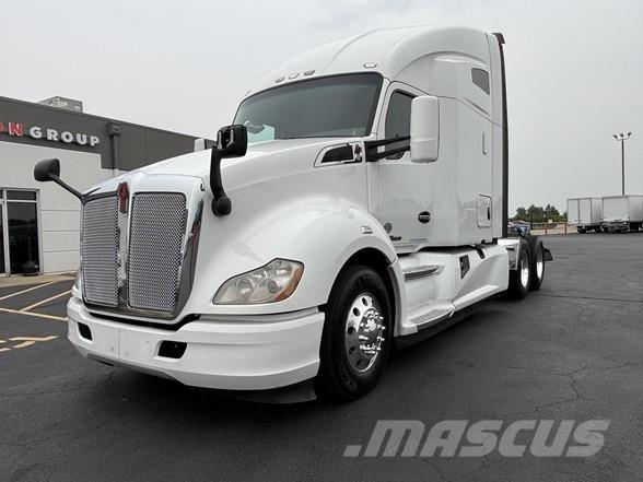 Kenworth T680 Тягачі