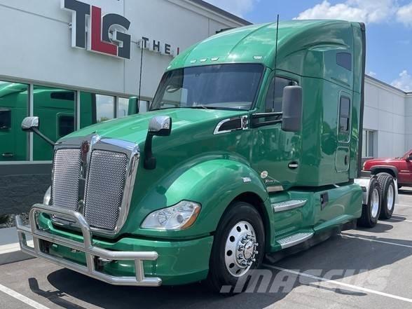 Kenworth T680 Тягачі