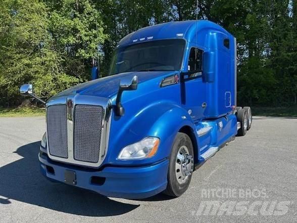 Kenworth T680 Тягачі