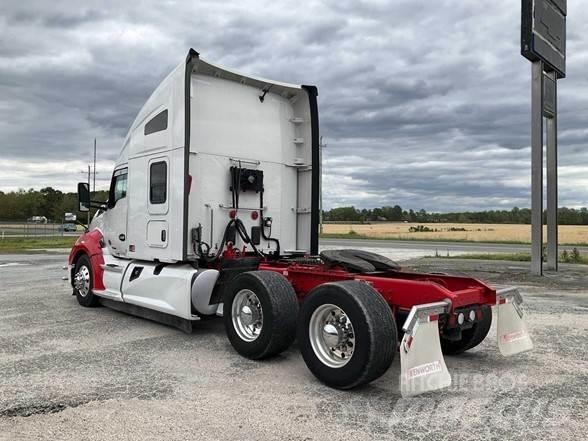 Kenworth T680 Тягачі