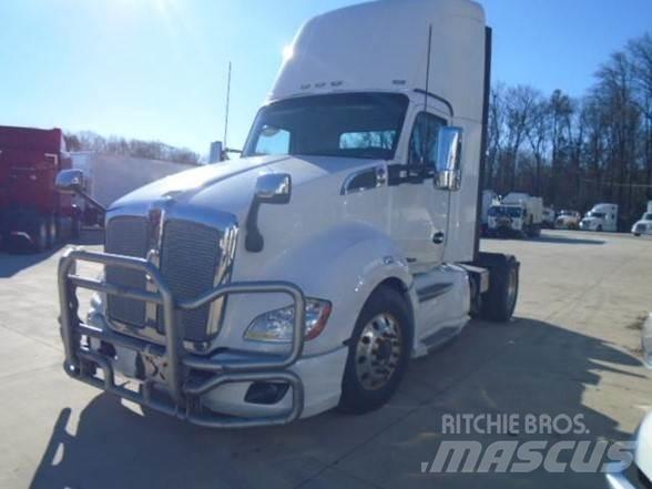 Kenworth T680 Тягачі