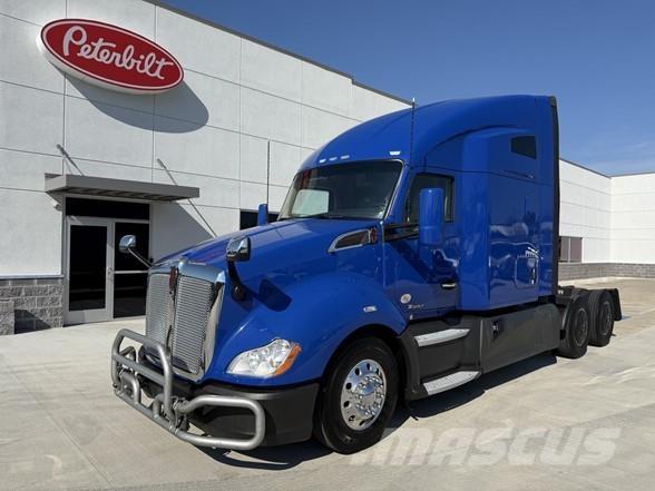 Kenworth T680 Тягачі