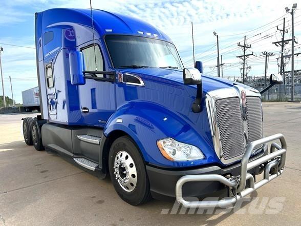 Kenworth T680 Тягачі