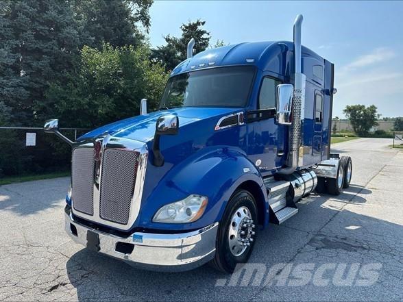 Kenworth T680 Тягачі