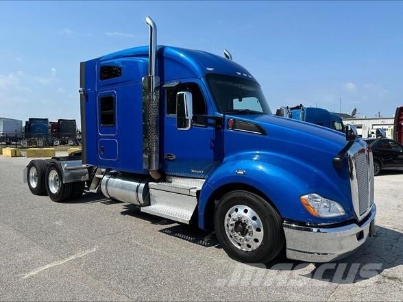 Kenworth T680 Тягачі