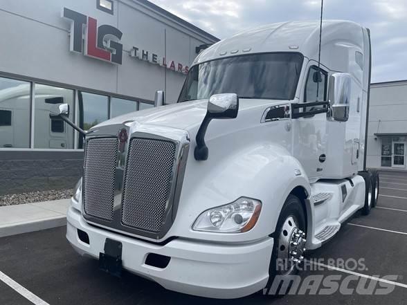 Kenworth T680 Тягачі