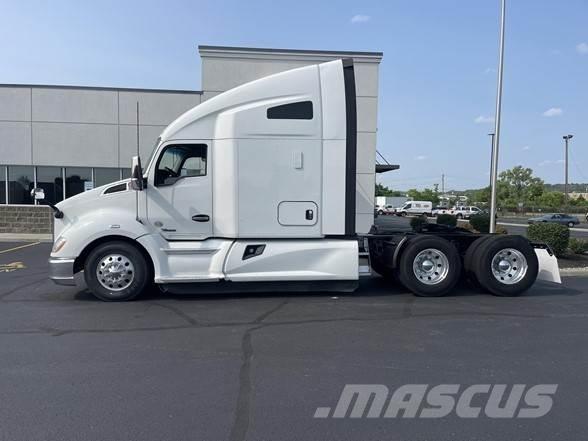 Kenworth T680 Тягачі
