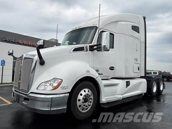 Kenworth T680 Тягачі