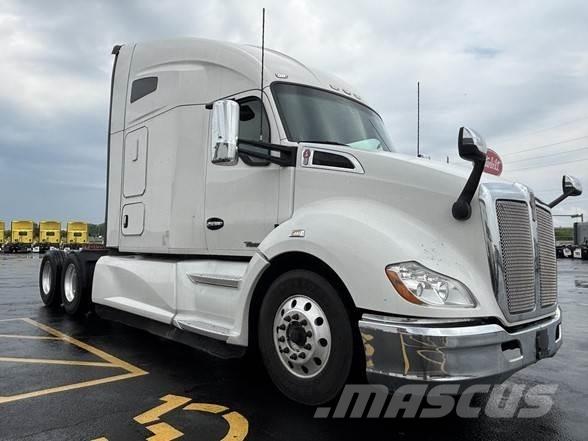Kenworth T680 Тягачі