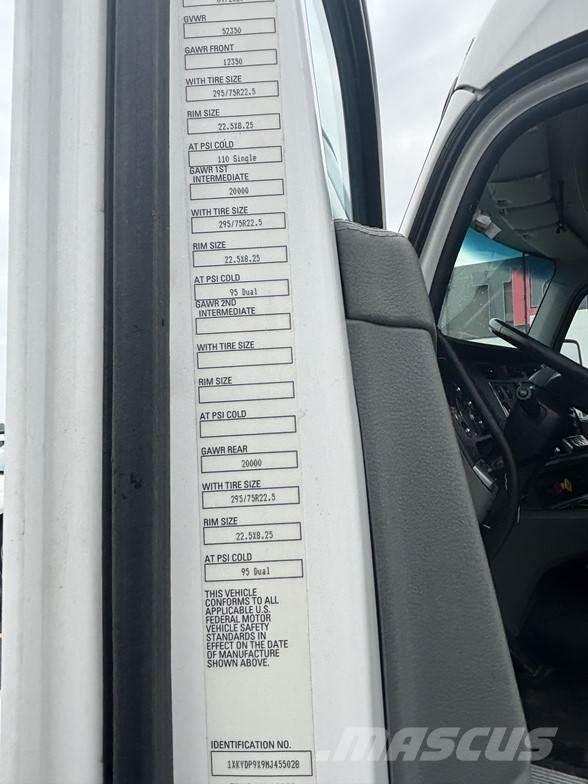 Kenworth T680 Тягачі