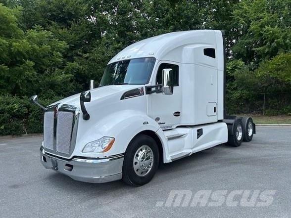 Kenworth T680 Тягачі