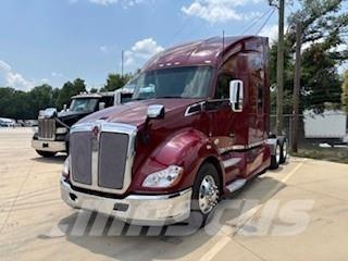 Kenworth T680 Тягачі