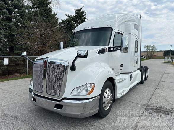 Kenworth T680 Тягачі