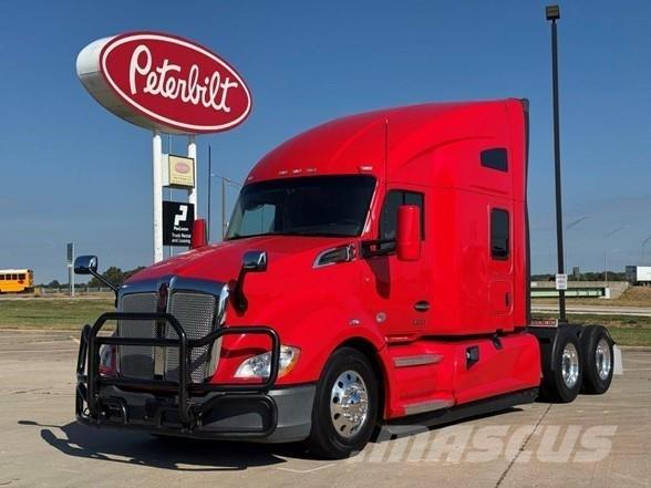 Kenworth T680 Тягачі