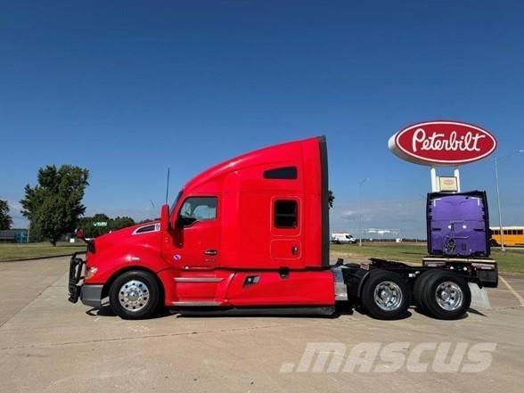 Kenworth T680 Тягачі