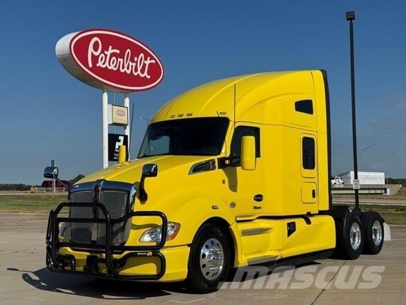 Kenworth T680 Тягачі