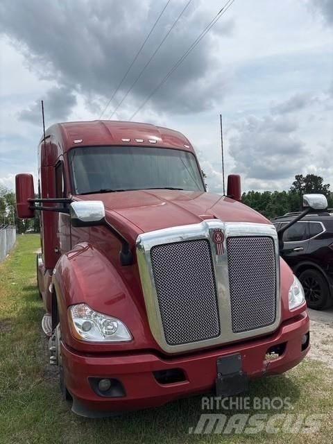 Kenworth T680 Тягачі