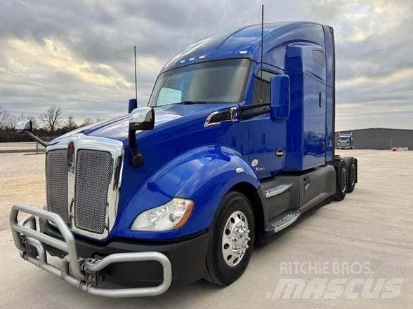 Kenworth T680 Тягачі