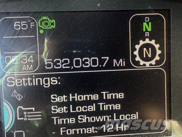 Kenworth T680 Тягачі