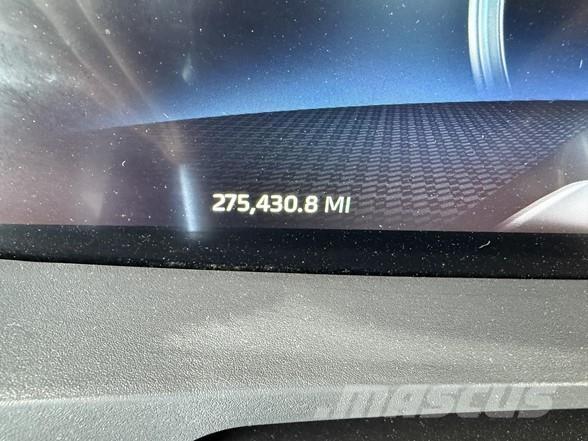 Kenworth T880 Тягачі