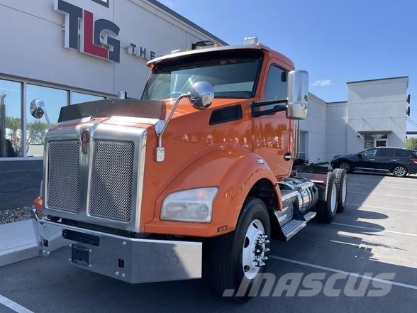 Kenworth T880 Тягачі