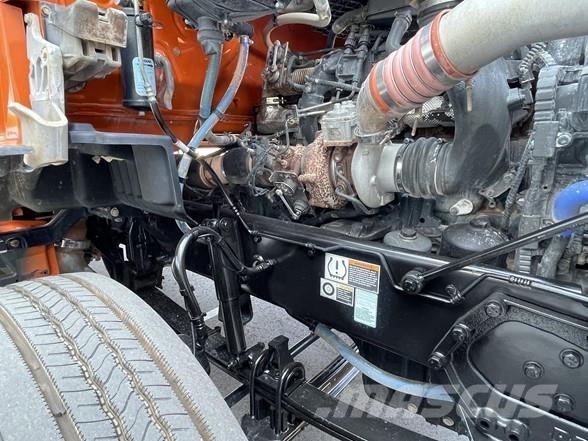 Kenworth T880 Тягачі