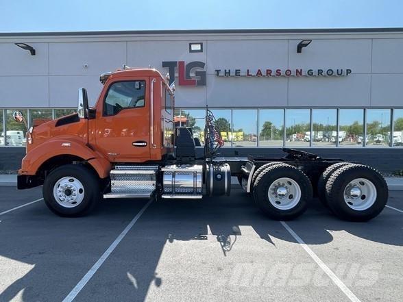 Kenworth T880 Тягачі