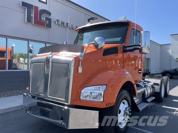 Kenworth T880 Тягачі