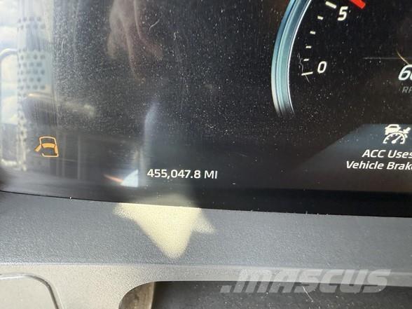 Kenworth T880 Тягачі