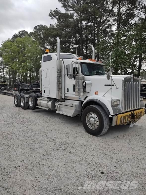 Kenworth W900B Тягачі