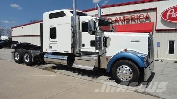 Kenworth W900L Тягачі