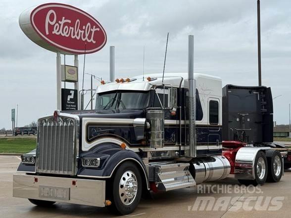 Kenworth W900L Тягачі