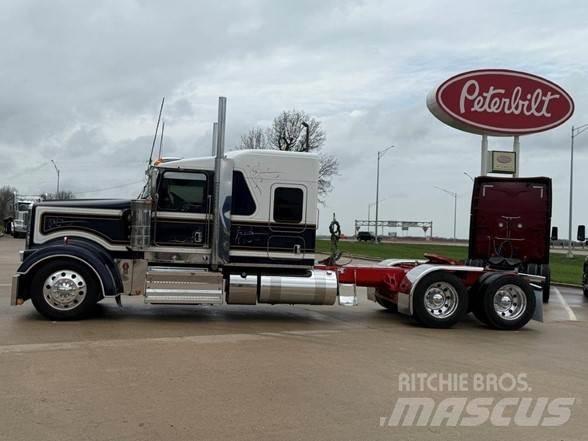 Kenworth W900L Тягачі