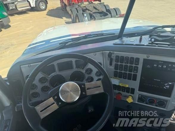 Mack PINNACLE CHU613 Тягачі