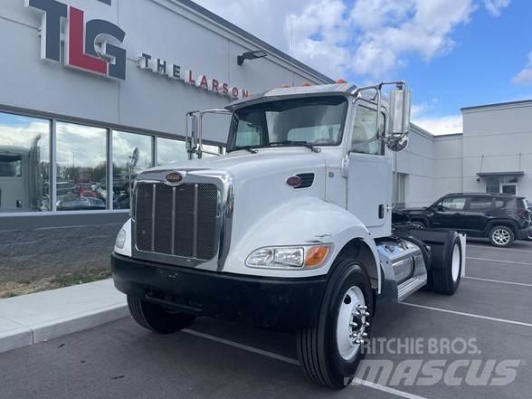 Peterbilt 337 Тягачі