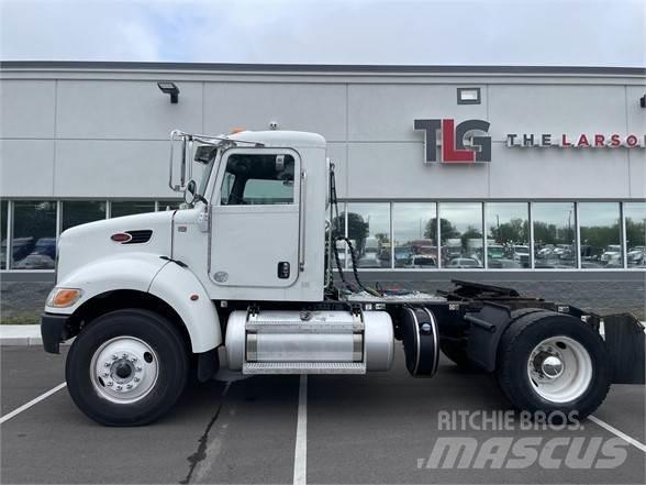 Peterbilt 337 Тягачі