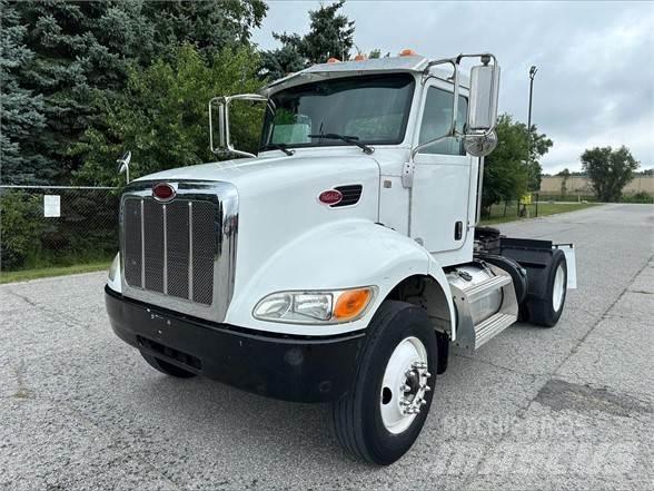 Peterbilt 337 Тягачі