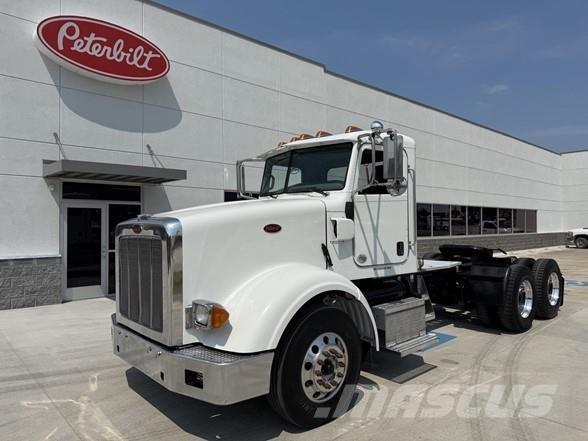 Peterbilt 367 Тягачі