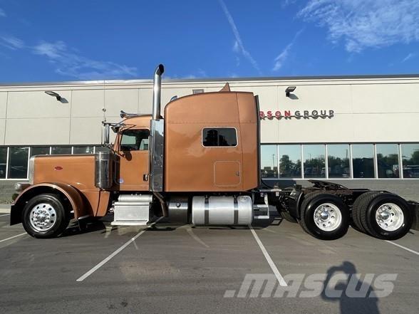 Peterbilt 389 Тягачі