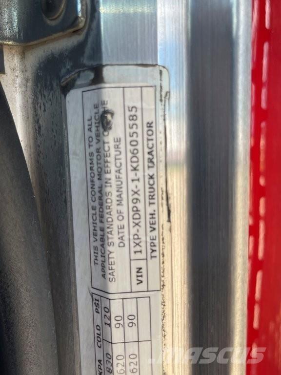 Peterbilt 389 Тягачі