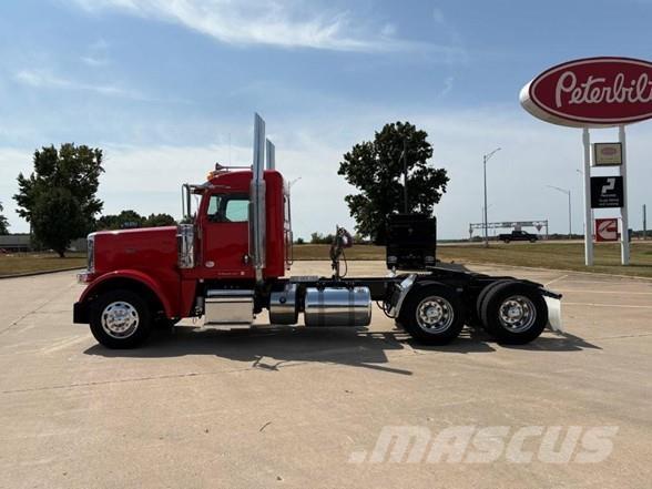 Peterbilt 389 Тягачі