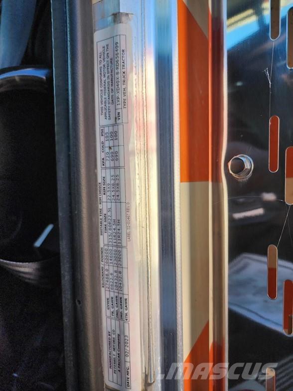 Peterbilt 389 Тягачі